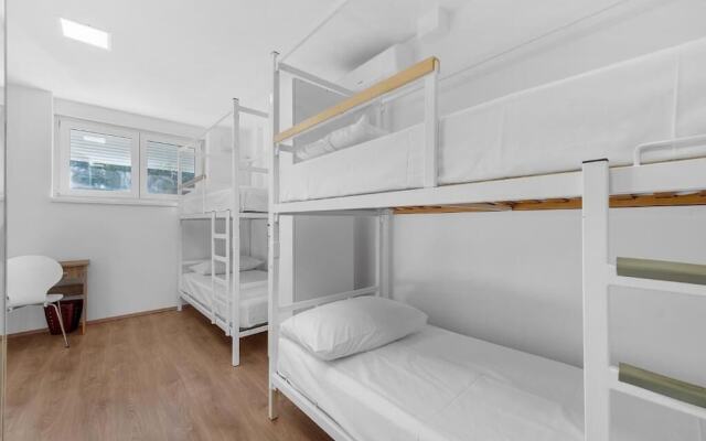 Hostel Elli