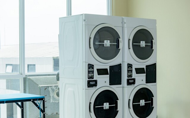 RedLiving Apartemen B Residence BSD - B Hotel