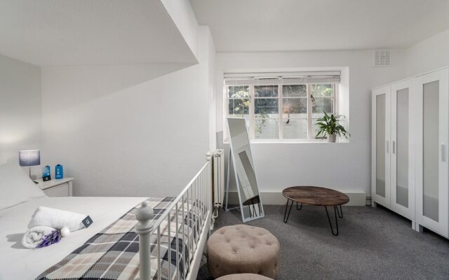 Spacious Pentonville road Apartment