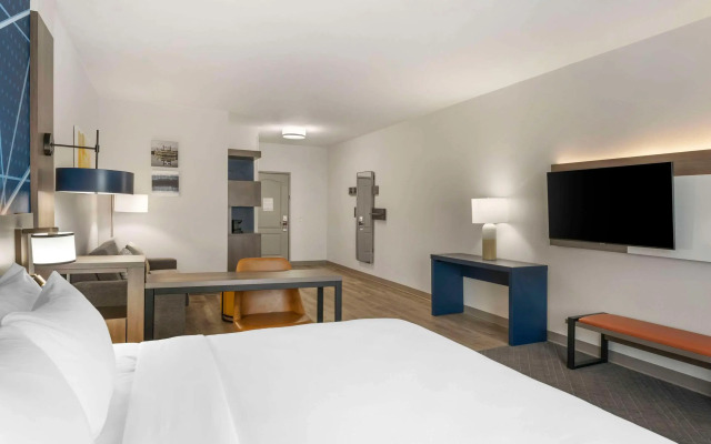 Comfort Suites Elgin