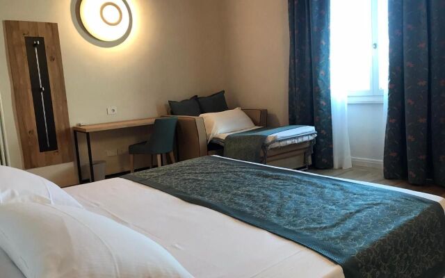 Ca' Uberti Palace Hotel , Mantegna Hotels