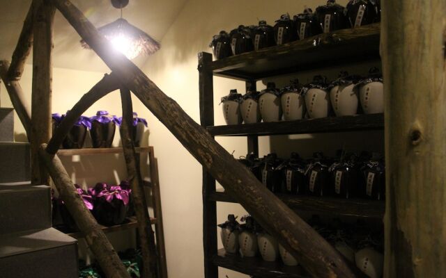 Buyi Hotel Resort Fuxian Lake