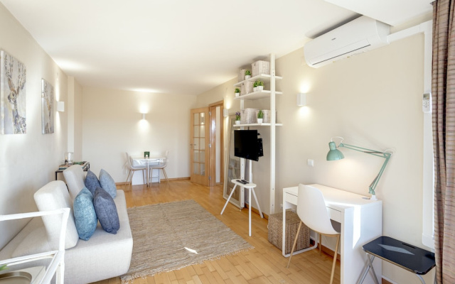 Olaias Modern W/ Garage by Homing