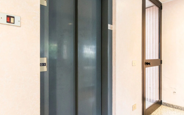 Pisani 4 in Monza With 1 Bathrooms