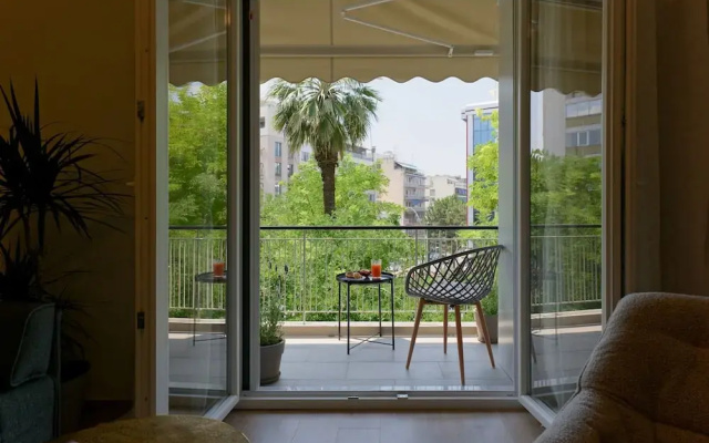 Acropolis Deluxe 1BR Apartment