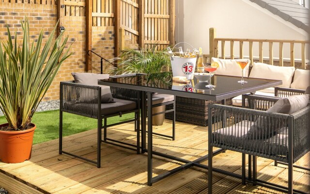 Habita Property 3 Bedroom House Parking