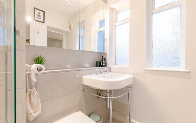 Elegant 1BD Flat in the Heart of Notting Hill!