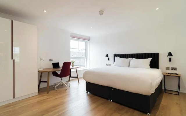 PREMIER SUITES Edinburgh Fountain Court