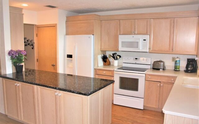 Jamaica Royale 304 - 2 Br Condo