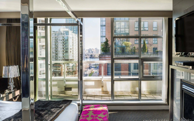 OPUS Hotel Vancouver