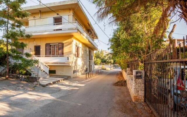 Rena's Hospitality walk to the beach,10min to Chania!