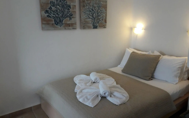 Heliotropio Studios & Apartments