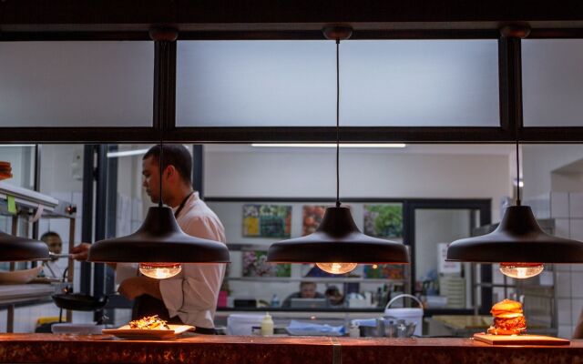 Rickety Bridge Manor House