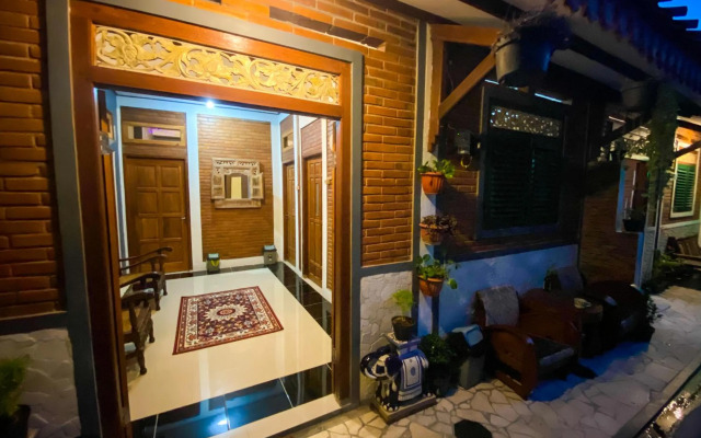 Omah Tukangan Homestay