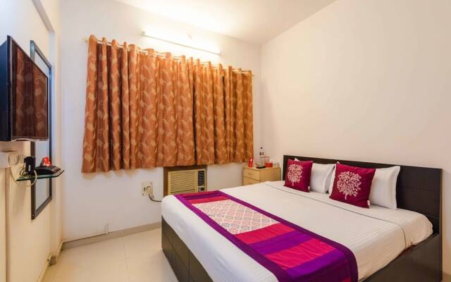OYO 4573 Apartment near BKC