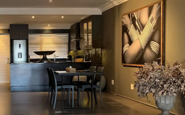 Hillhouse 302 - Near Two Oceans Aquarium