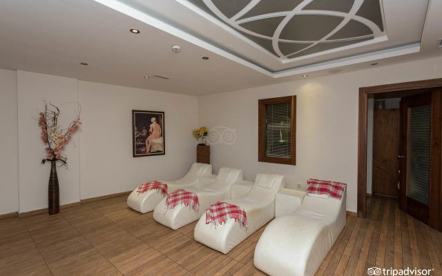 Riviera Hotel & Spa