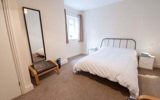 Ideally Located Spacious Bristol City Centre 3 Bed