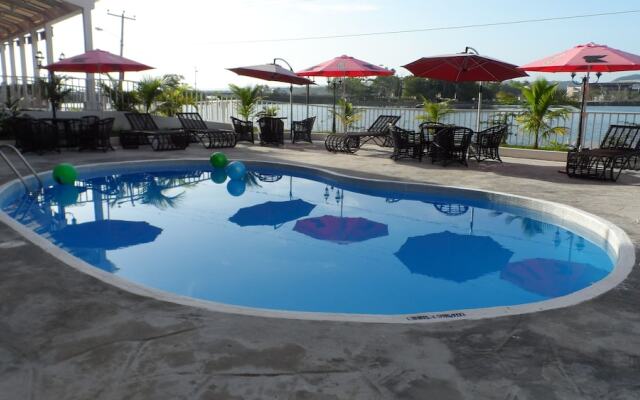 Ramada by Wyndham Tikal Isla de Flores