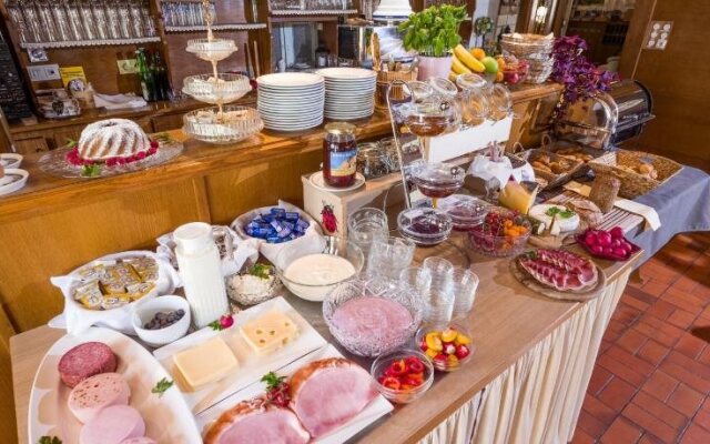 Hotel-Pension Enzian