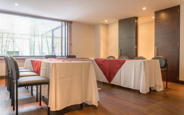 Nico ApartaSuites