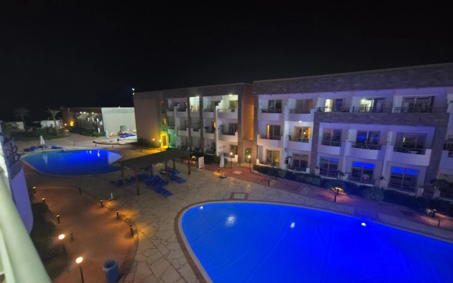 Cecelia Resort, Sea View Apartment