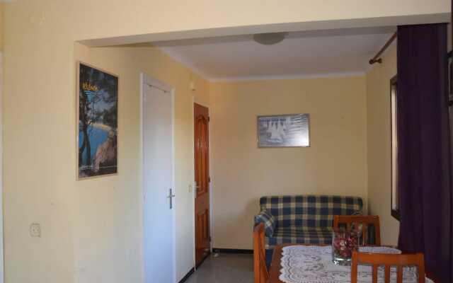 Apartament escoles atic