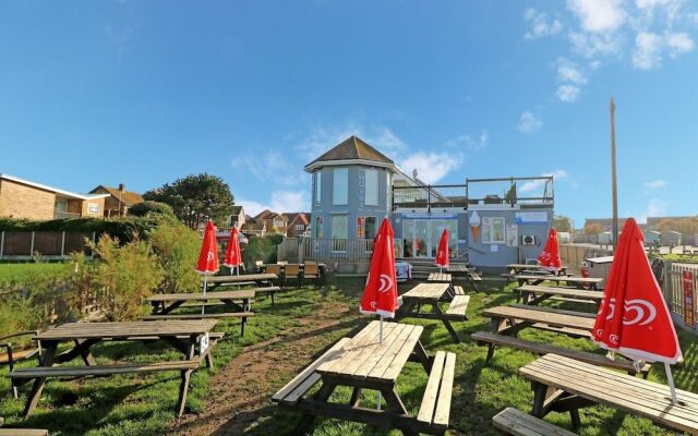 The Waves Bar Cafe B and B Hotel