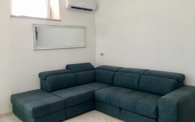 The Cove 1.3km From Beach