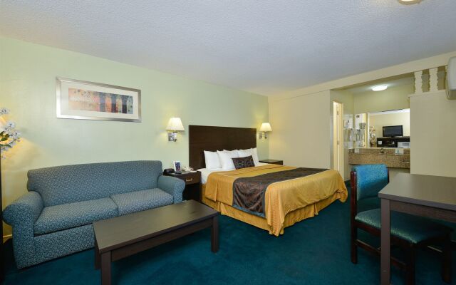 University Inn & Suites