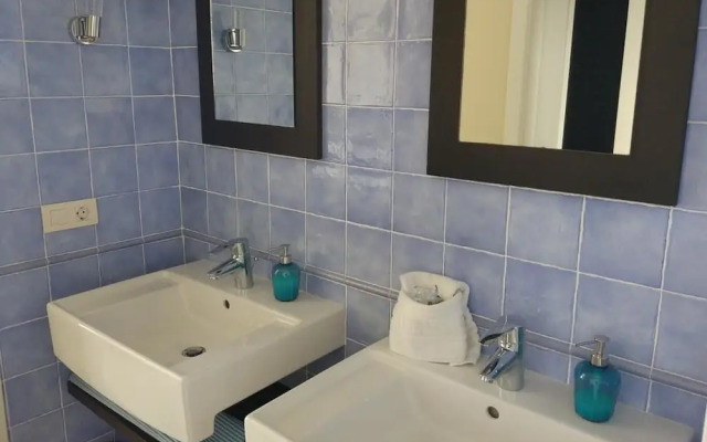 Apartamentos Los Patios Playa Macenas