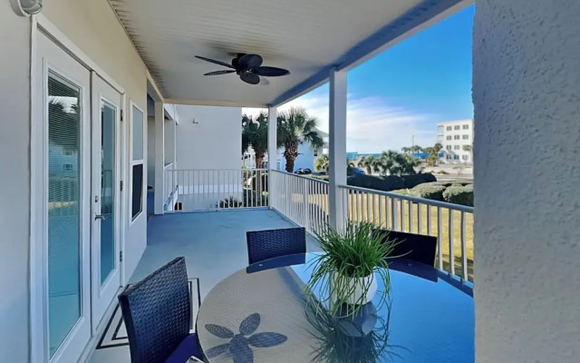 Pavilion Palms #103b