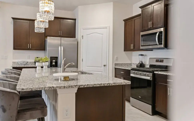 NEW 6bedrooms Pool At Solterra