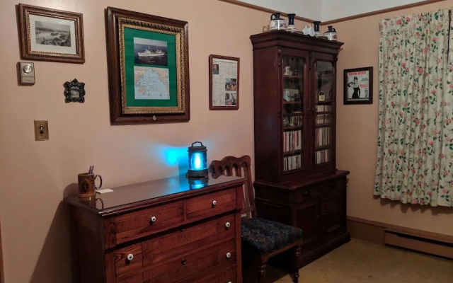 Gower Manor Historical Bed & Breakfast