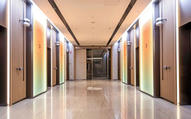 Holiday Inn Shanghai Pudong Airport by IHG