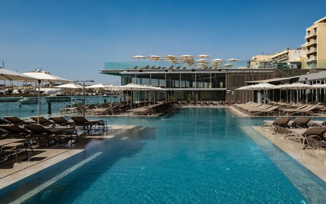Strand Suites By Neu Collective