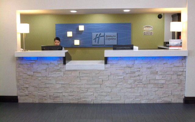 Holiday Inn Express Hotel & Suites Bentonville by IHG