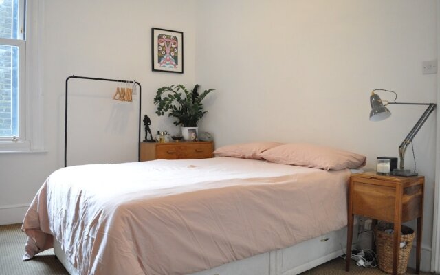 2 Bedroom Flat With Garden in New Cross