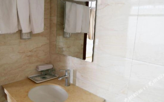 Shang Haoju Business Hotel – Bathroom – Qingdao