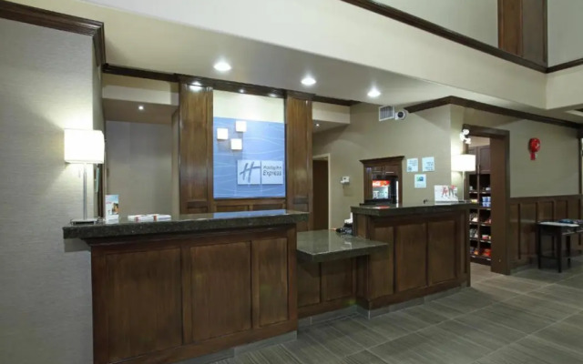 Holiday Inn Express & Suites - Vernon by IHG