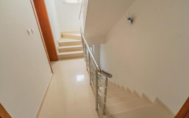 GREJM Lux Family Apartments