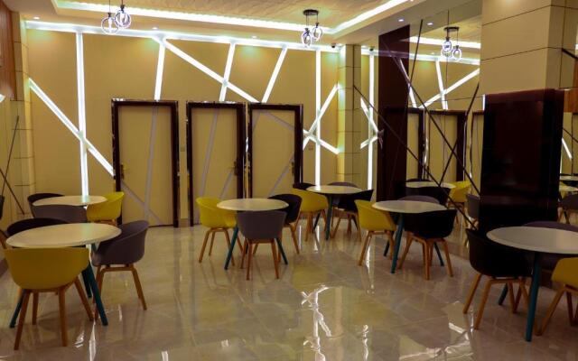 F & H Hotel