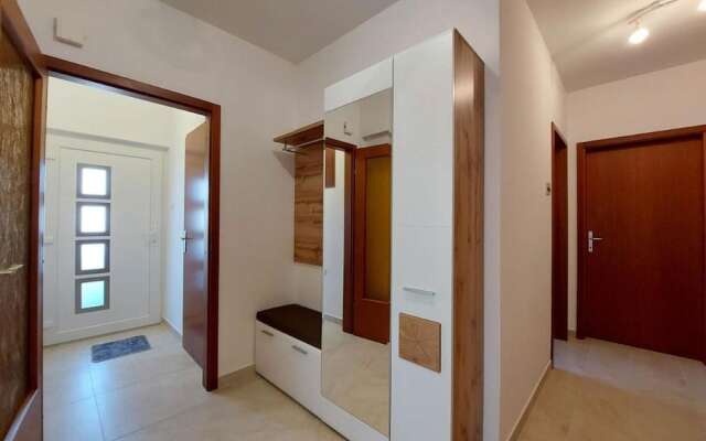 Fab - Spacious Terrace - A1