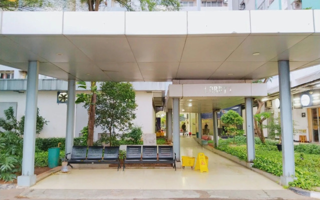 The Royale Sentra Tower Kuning