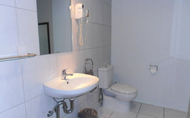 Daintree Wild Zoo & B&B