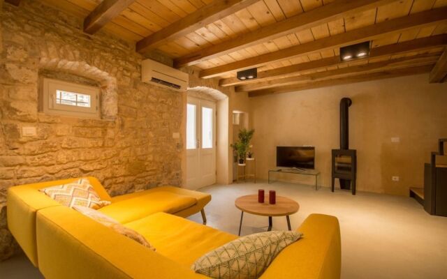 Casa Sepia