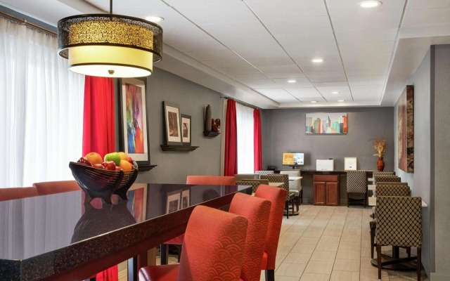 Hampton Inn Kansas City/Blue Springs