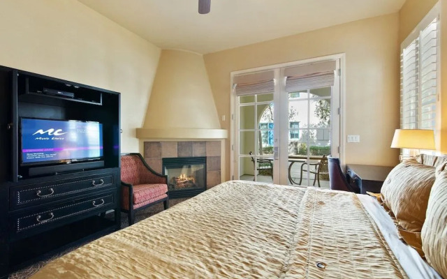 Deluxe King Casita 1 Bedroom Condo by RedAwning