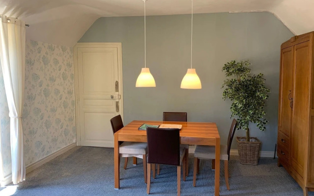 Cosy Apartment in a Beautiful Villa