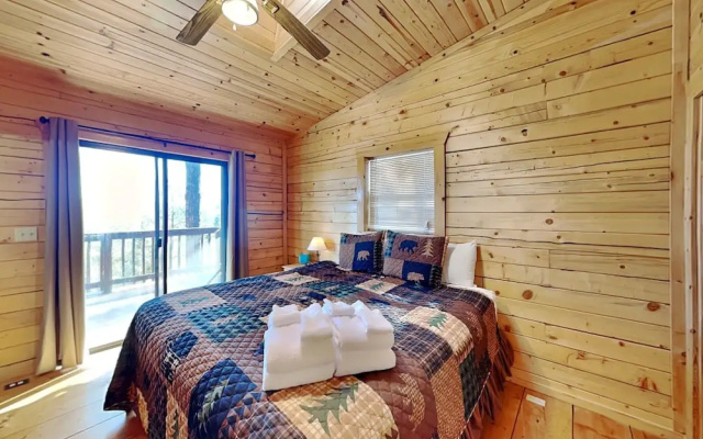 Peek-a-Boo Cabin by Ruidoso Vacation Rentals